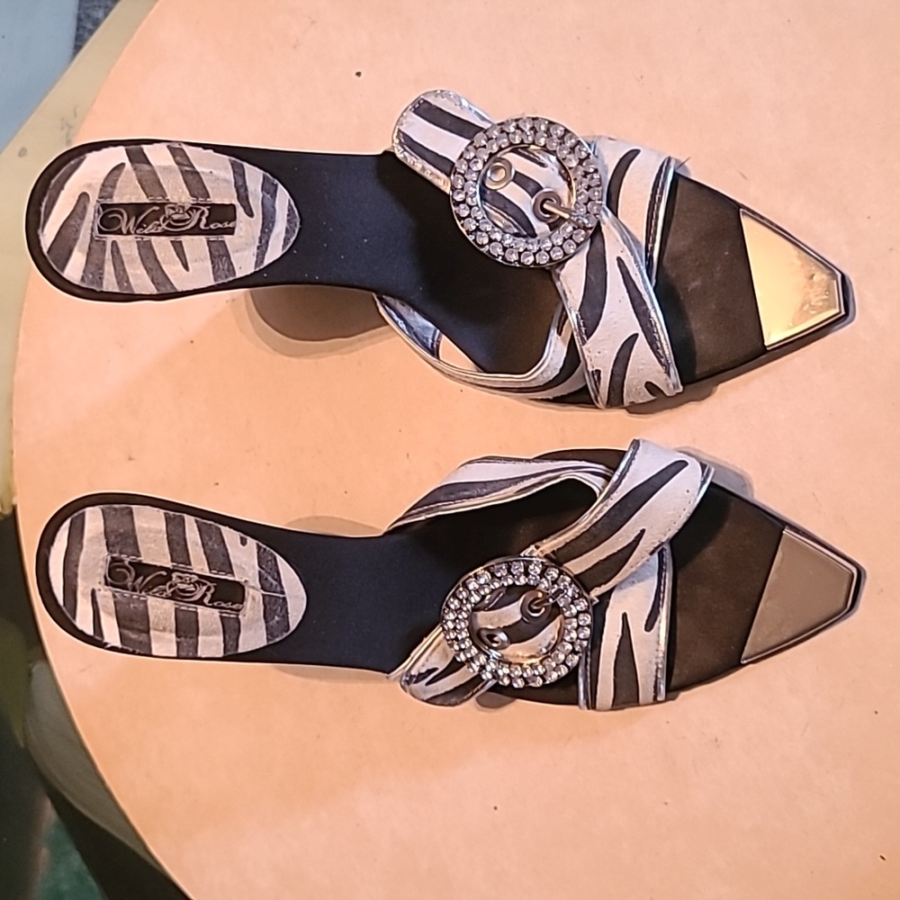 COPY - Wild Rose B/W Wedges w/ Rhinestone Buckle, size 9